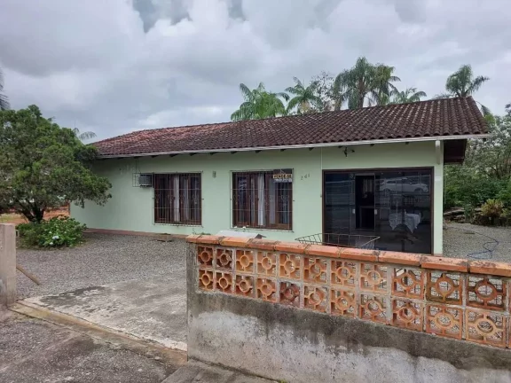 Imagem Casa com 3 dormitórios e terreno plano de 970m² – Joinville/SC