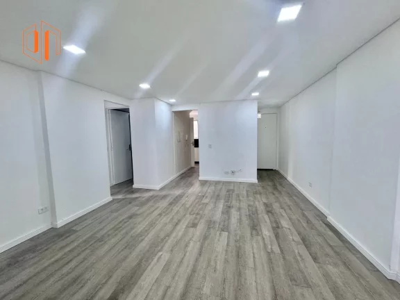 Imagem Apartamento para Venda em Curitiba, Água Verde, 3 dormitórios, 1 suíte, 3 banheiros, 1 vaga