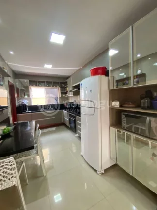 Imagem Linda casa localizada no Condomínio Green Club 3