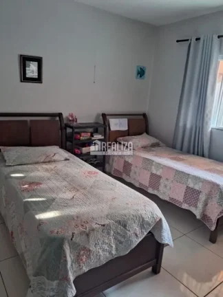 Imagem Vende-se casa com 3 quartos e piscina no bairro Beija-Flor II, em Uberaba
