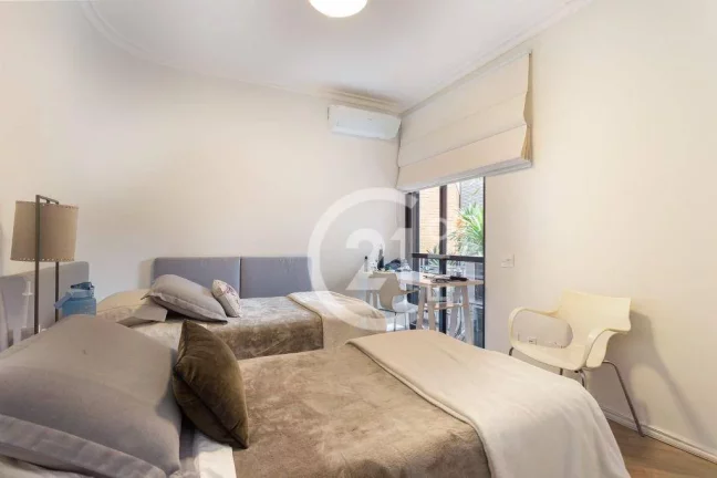 Imagem Apartamento a venda de 4 quartos ,Vila Nova Conceição. São Paulo. SP.