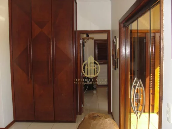 Imagem Casa com quatro suítes