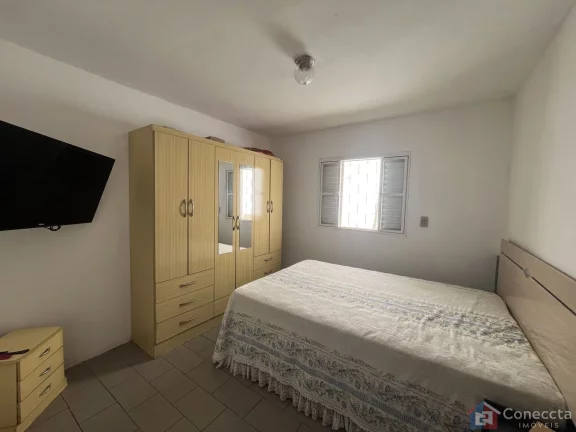 Imagem Casa à Venda no Bairro Vila Rosa em Patos de Minas-MG com Amplo Terreno Oportunidade: Casa com 2 Quartos e 382,9m² de Terreno em Local Tranquilo