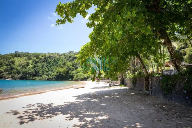 Imagem Casa Mobiliada à venda na Praia do Flamengo - Ubatuba/SP.
