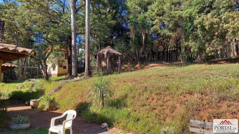 Imagem Oportunidade para falar em seu ouvido! Casa a Venda Terreno plano com 2500 m² a venda em condomínio fechado de Nova Lima. Localização privilegiada