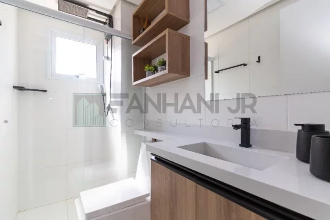 Imagem O Residencial Means do Campo oferece apartamentos de 58m² com 2 dormitórios, sendo 1 suíte, sala para 2 ambientes com varanda, cozinha ampla, 2 wc, ár
