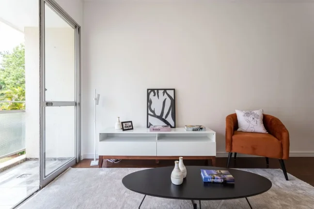 Imagem Apartamento 92M² Reformado, 3Q, 1 Suíte, 2 Banheiros, 2 Vagas, Varanda, Piscina, Churrasqueira, Academia, Salão de Festas e Jogos.