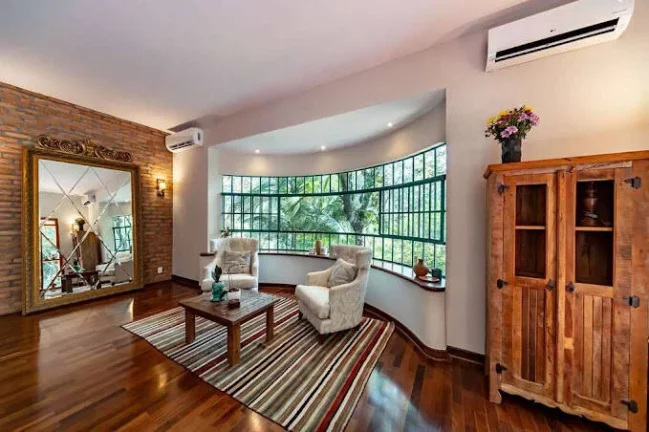 Imagem Cond Palos Verdes - 3 lotes (4.373m²) 6 dorm/4sts, reformada e modernizada