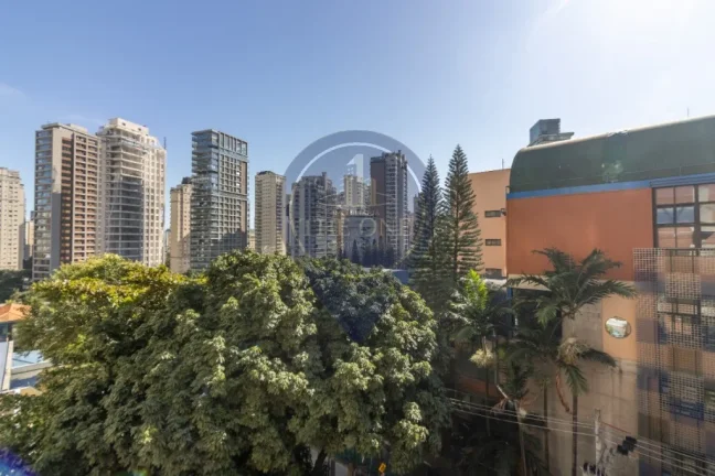 Imagem Imóvel de Alto Padrão na Vila Nova Conceição - 2 quartos, 2 suítes, 2 salas, 4 banheiros, 2 vagas, 127m² - São Paulo-SP