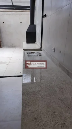Imagem Sobrado com 3 suítes a Venda, sendo uma com sacada, 110 m² de área útil, sala, cozinha, lavabo, conceito aberto, área gourmet, lavanderia, garagem para 2 autos.