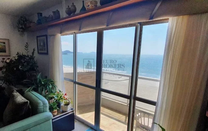 Imagem Apartamento Frente Mar para reformar com 3 dormitórios à venda na Barra Sul em B