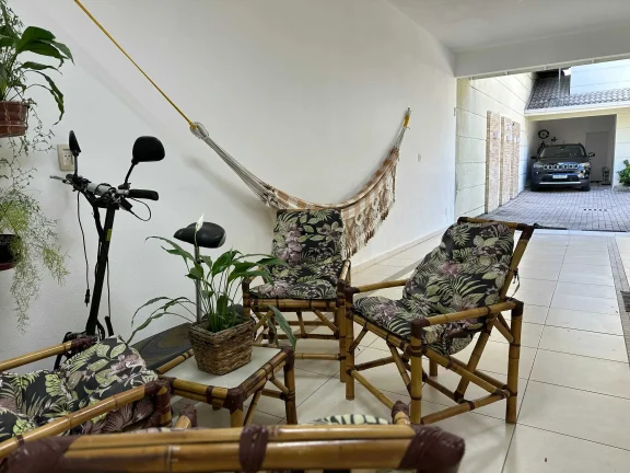 Imagem Casa em condomínio fechado com 3 dormitórios sendo 1 suíte e 2 vagas de garagem em Itajaí