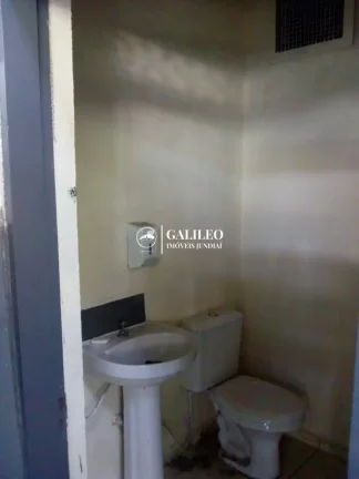 Imagem OPORTUNIDADE! ALUGA-SE GALPÃO NO CENTRO DE CAMPO LIMPO PAULISTA - com mais 2 salas - cozinha - 2 banheiros - ÓTIMA LOCALIZAÇÃO!!!