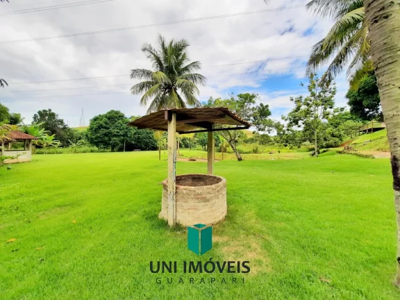 Imagem Chácara com 2 casas mais casa de caseiro, área de lazer, 10.000M² a venda na zona rural de Guarapari.