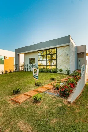 Imagem Venda de Sobrado de Alto Padrão no Clube Náutico, Toledo-PR: 3 Quartos, 1 Suíte, 2 Salas, 3 Banheiros, 4 Vagas, 193m².