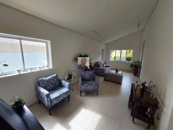 Imagem Aluga-se ou Vende-se Linda Casa 3 Suítes/1 Master no Cond. Vila Verde