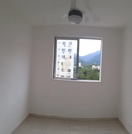 Imagem Descubra este lindo apartamento reformado, claro e arejado. Em andar alto, com posição frontal e s...