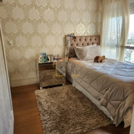 Imagem Apartamento 200m², 3 dormitórios, sendo 3 suites, além de salas de estar, jantar e TV, ampla vara...