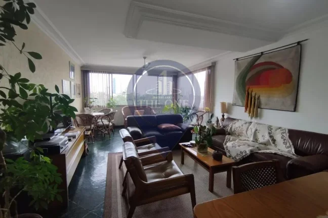 Imagem Luxuoso apartamento à venda na Aclimação, São Paulo-SP: 3 quartos, 1 suíte, 4 salas, 3 banheiros, 1 vaga, 140 m².
