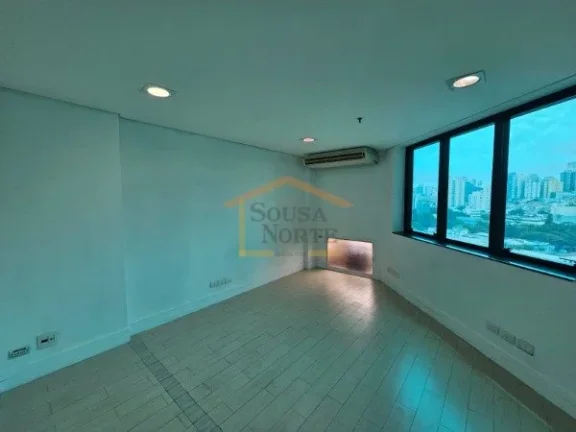 Imagem Sala comercial com 82m², composta pela junção de duas salas.
2 banheiros, ar condicionado, 2 vaga...