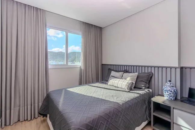 Imagem Apartamento 2 suítes e 2 dormitórios com 2 vagas de garagem em Balneário Camboriú/SC