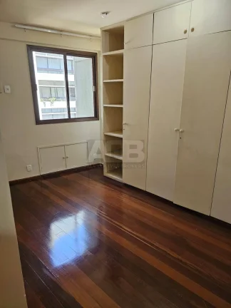 Imagem Apartamento de 3 quartos à venda em Copacabana, 104m2, 3vagas e varanda.