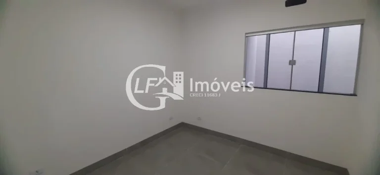 Imagem Imperdível! Casa à venda em Campo Grande-MS, Parque Residencial Rita Vieira. 3 quartos, 2 suítes, 1 sala, 1 banheiro, 2 vagas, 100m².