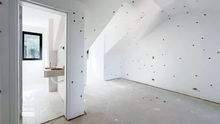 Imagem Sobrado com 190 m², 3 quartos, 3 Suites, Churrasqueira, com Quintal à venda por R$ 1.430.000 - Campo Comprido - Curitiba/PR