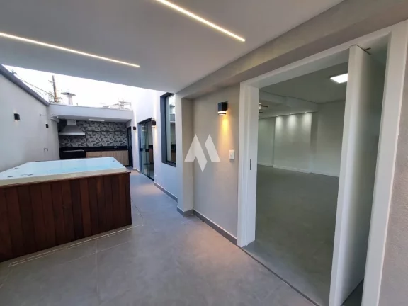 Imagem Casa à venda na Ponta da Praia em Santos