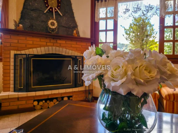 Imagem Casa à Venda na Aldeia Austríaca em Campos do Jordão - 6 Suítes e 640 m²