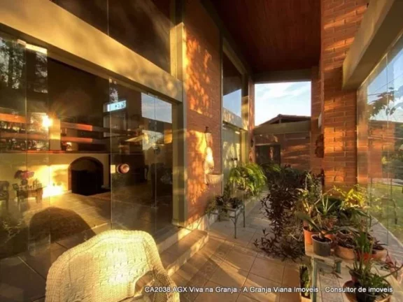 Imagem Chác. Vale do Rio Cotia - 2.650 m² de terreno! 4d(2sts). Linda c/ lareira, adega, piscina e gourmet. Ótima edícula!