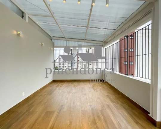 Imagem Cobertura Duplex reformada com 3 suites e 2 vagas, 175 m2