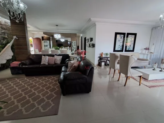 Imagem Casa Maravilhosa com 800m² com 5 suítes + DCE, Piscina, Espaço goumet + Churrasqueira