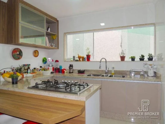 Imagem Casa à venda, 328 m² por R$ 2.000.000,00 - Vargem Grande - Teresópolis/RJ