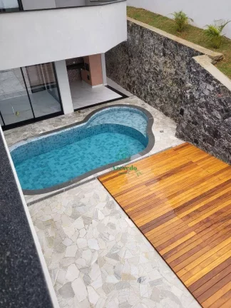 Imagem Sobrado com 3 dormitórios à venda, 355 m² por R$ 3.200.000,00 - Jardim Imperial Hills III - Arujá/SP