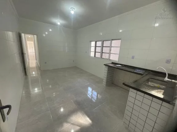 Imagem Residência na Praia Grande, com 3 quartos, sendo 1 suíte, e churrasqueira.