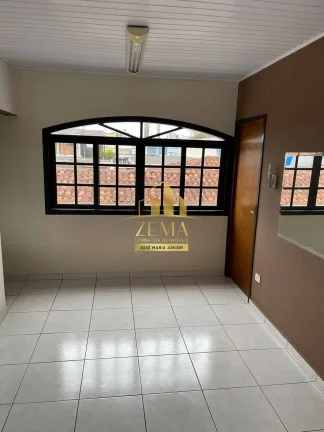 Imagem Sobrado com 363 m2, 03 suites, varias vagas de garagem, piscina.