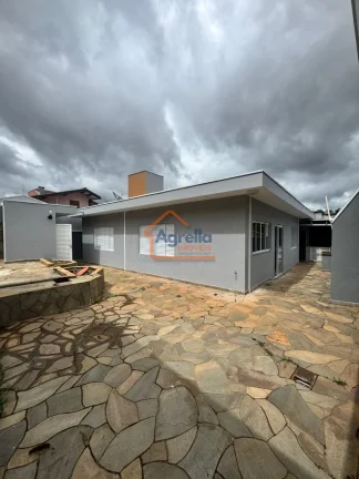 Imagem Casa à venda no bairro VILA PINHEIROS - Mogi Guaçu/SP