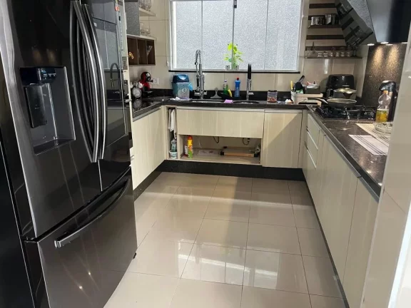 Imagem Sobrado com 5 dormitórios à venda, 215 m² por R$ 2.500.000,00 - Vila Oliveira - Mogi das Cruzes/SP