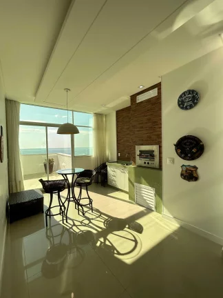 Imagem Apartamento com 3 suítes e 3 vagas de garagem na Meia Praia em Itapema/SC