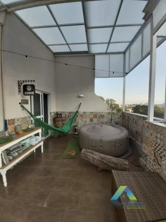 Imagem Cobertura com 128 metros, 3 dormitórios, 1 vaga com excelente localização proximo a comércios e principais avenidas.,