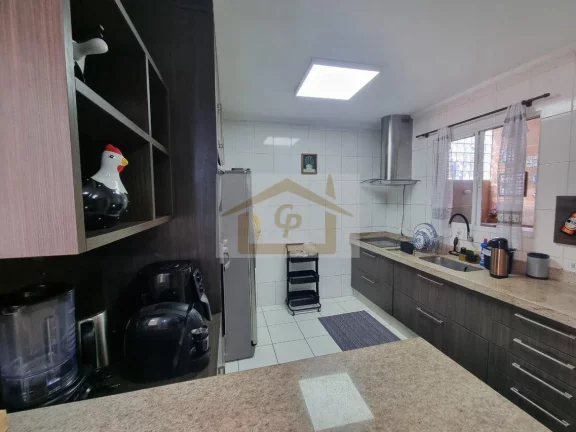 Imagem Bela área Gourmet 3 quartos sendo um suíte, forno de pizza, fogão e churrasqueira, 2 vagas