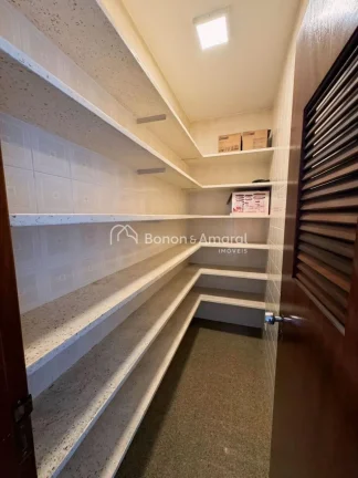 Imagem Um apartamento impecável, espaçoso e cheio de luz natural, localizado em uma das regiões mais des...