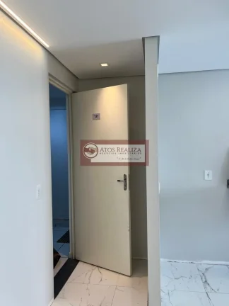 Imagem Alugo Grande oportunidade na vila Andrade, região do Morumbi, Apartamento de 58m², com 2 suítes, lavabo, Sacada, Sala, cozinha com armários, 2 Vargas fixas e cobertas, fazer completo, com mercadinho no condomínio que incluí água e gás, valor R$ 2.100 + co