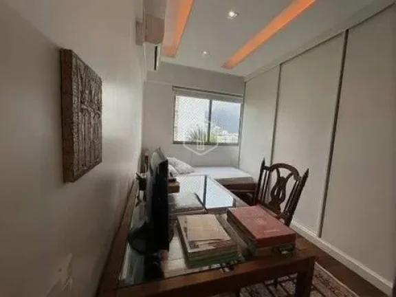 Imagem Apartamento Leblon casinha de boneca com varanda vista verde reformado