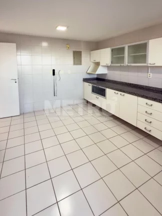 Imagem Apartamento para locação no Edf. Chateau Du Suzy com 3 suítes, PETROLINA - PE