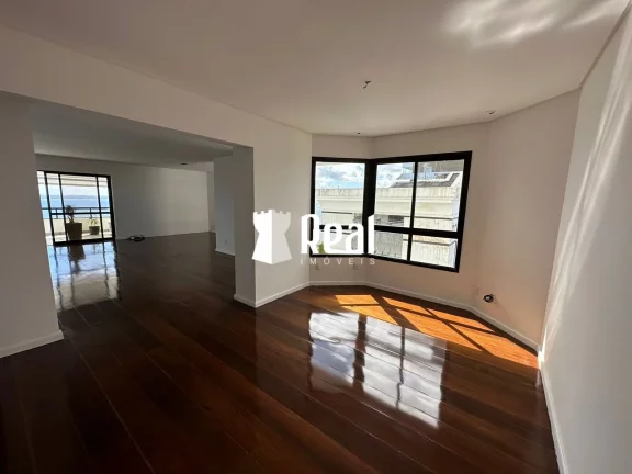 Imagem Píer e Teleférico com Acesso Privativo ao Mar