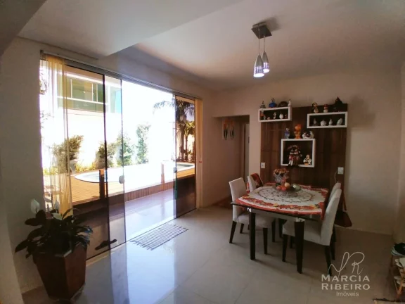 Imagem Casa Aconchegante com 3 dormitórios, sendo 2 suítes