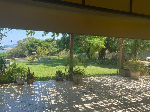 Imagem Belíssimo Sítio Pé na Água na Represa de Piracaia – 48.000 m² de Lazer