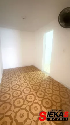 Imagem Casa Comercial para Locação em São Paulo-SP na Chácara Mafalda: 6 salas, 1 banheiro, 4 vagas de garagem e 150m² de área.